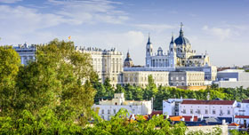 Vistas de Madrid con la catedral de la Almudena