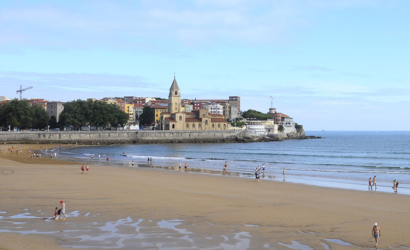 La playa de San Lorenzo, Gijón